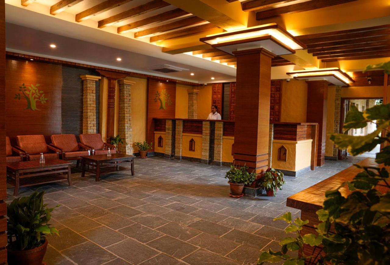 Bar Peepal Resort Pokhara Exterior foto The lobby of the hotel