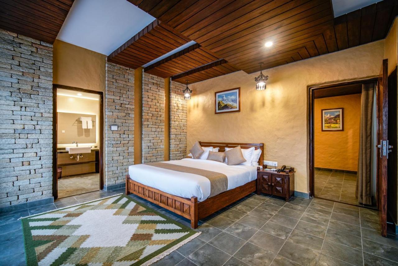 Bar Peepal Resort Pokhara Exterior foto Deluxe Room