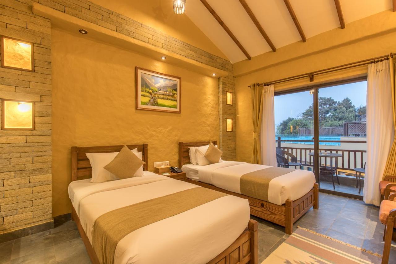 Bar Peepal Resort Pokhara Exterior foto Deluxe Room