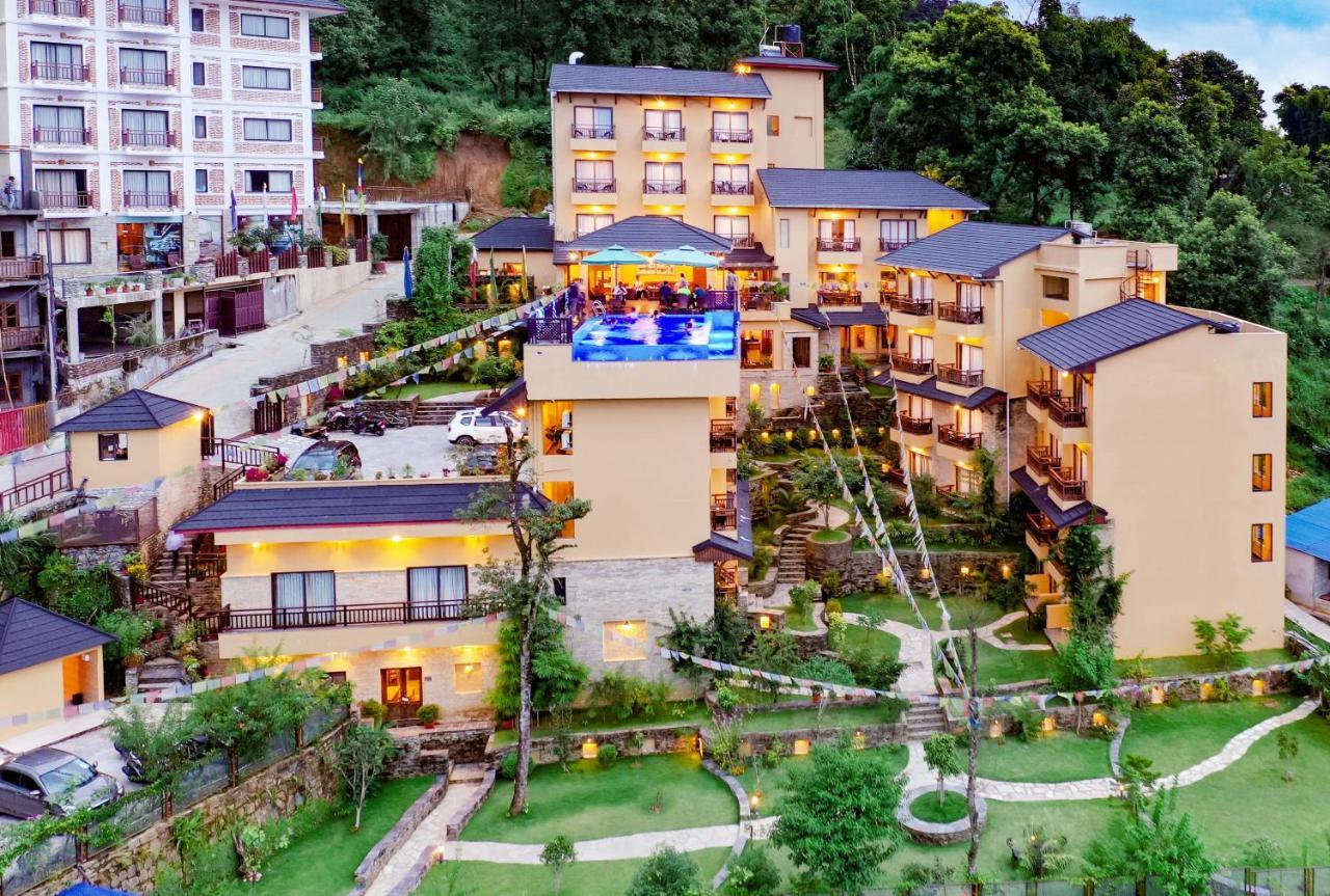 Bar Peepal Resort Pokhara Exterior foto The Glades Resort and Villas